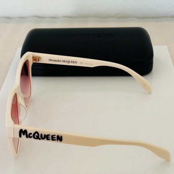 π― Authentic ποΈ Alexander McQueen 56MM D-Frame Square Sunglasses, White Color - Picture 9 of 12